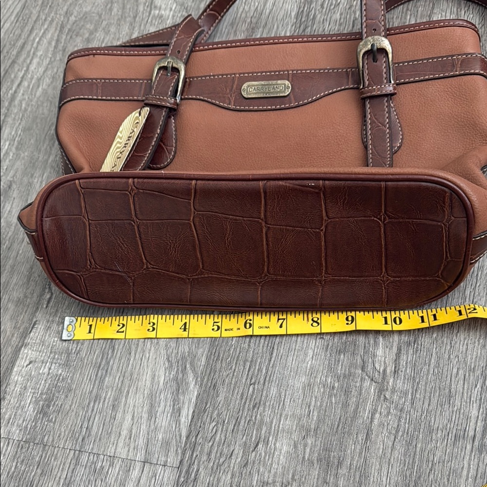 Elegant Brown Leather Shoulder Bag - Picture 6 of 7